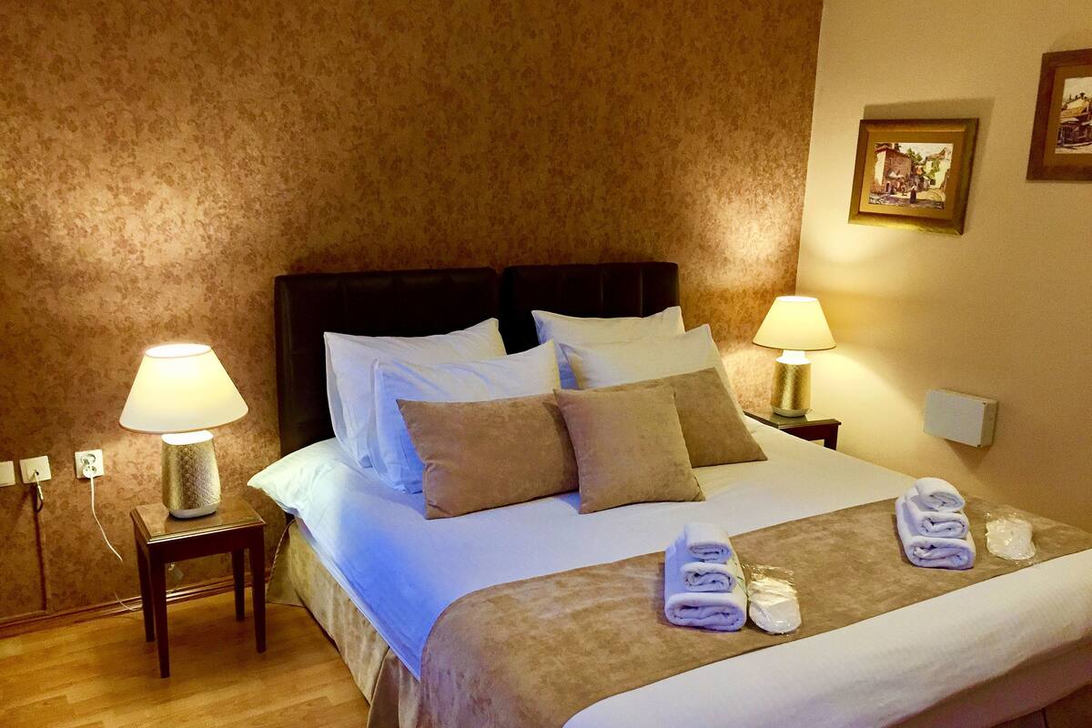 Deluxe-Doppelzimmer, Nichtraucher, eigenes Bad | Bettwäsche aus ägyptischer Baumwolle, hochwertige Bettwaren