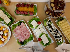 Breakfast buffet