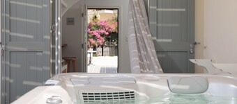 Proteas Hotel & Suites