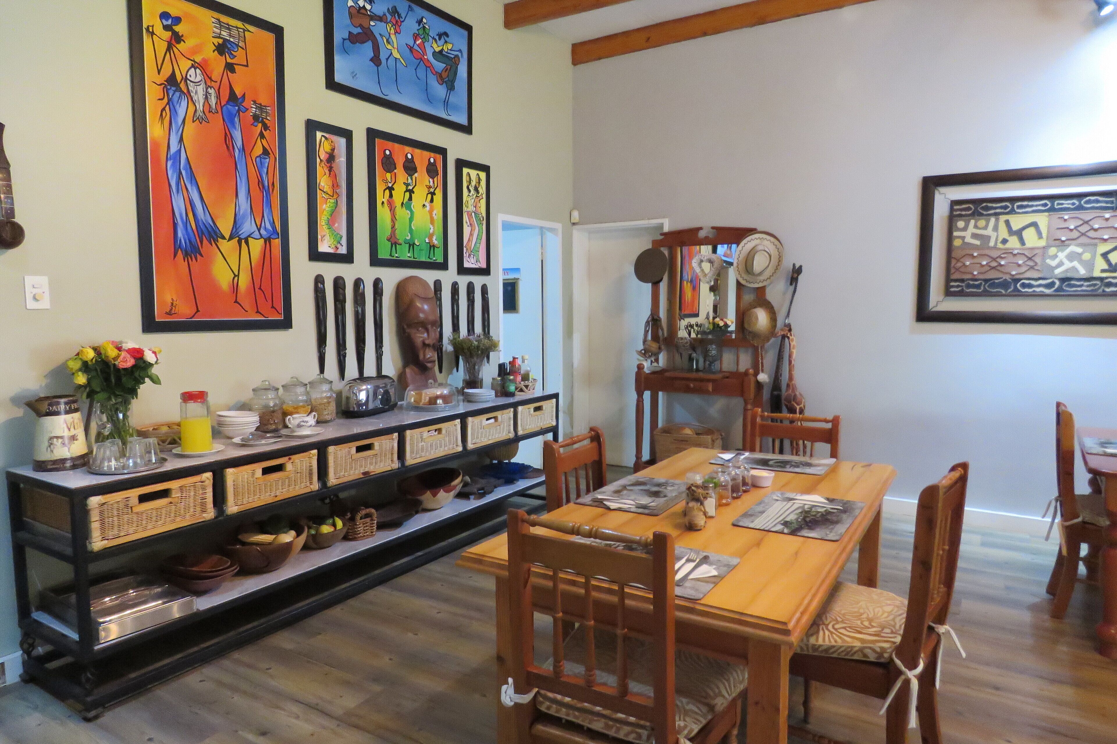 Breakfast, lunch, dinner served; live/raw dishes 