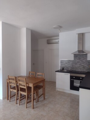 標準公寓 | 私人廚房 | 電熱水壺、廚房用具/餐具/器皿