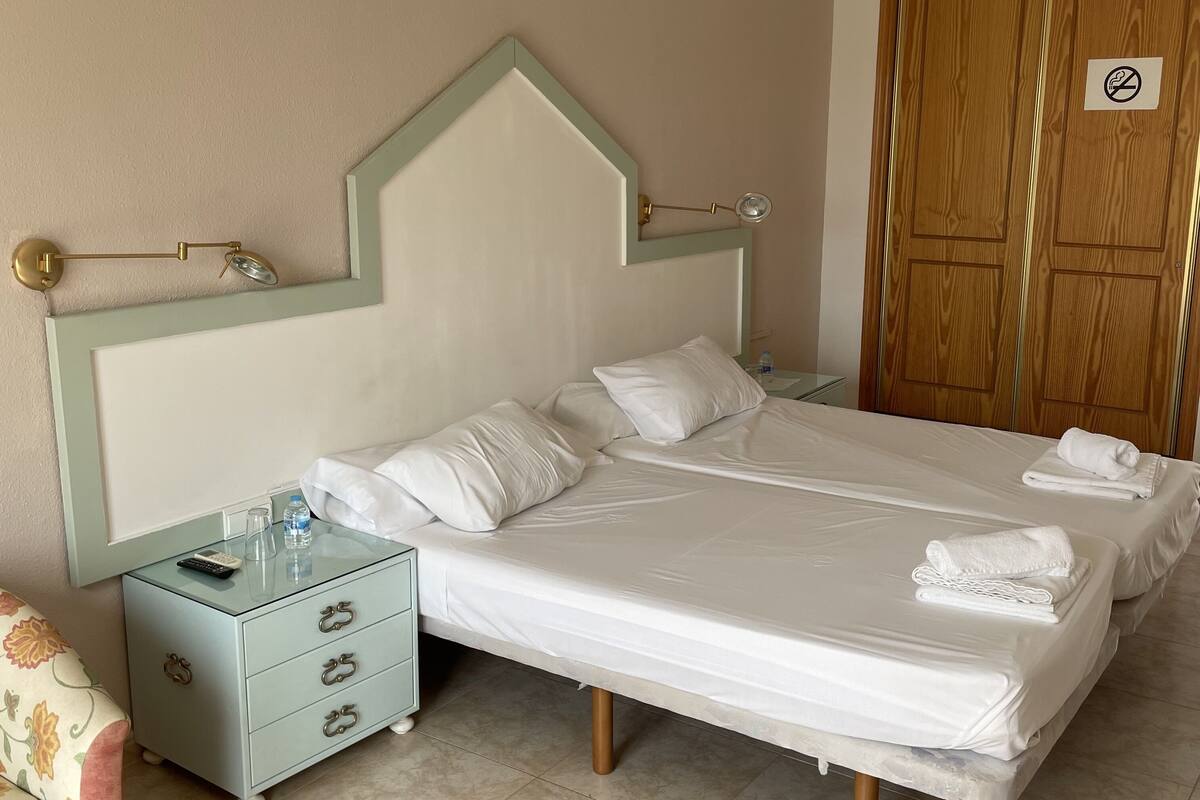 Standard Double or Twin Room, 1 Bedroom | Bed sheets