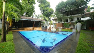 Piscine extérieure