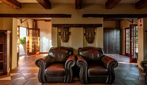 Télévision LED de 32 pouces avec chaînes par satellite