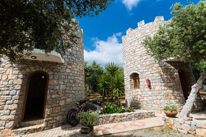 Hus Signature (Tower) | 1 sovrum, värdeförvaringsskåp på rummet, skrivbord och ljudisolering