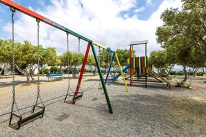 Khu vui chơi trẻ em - ngoài trời