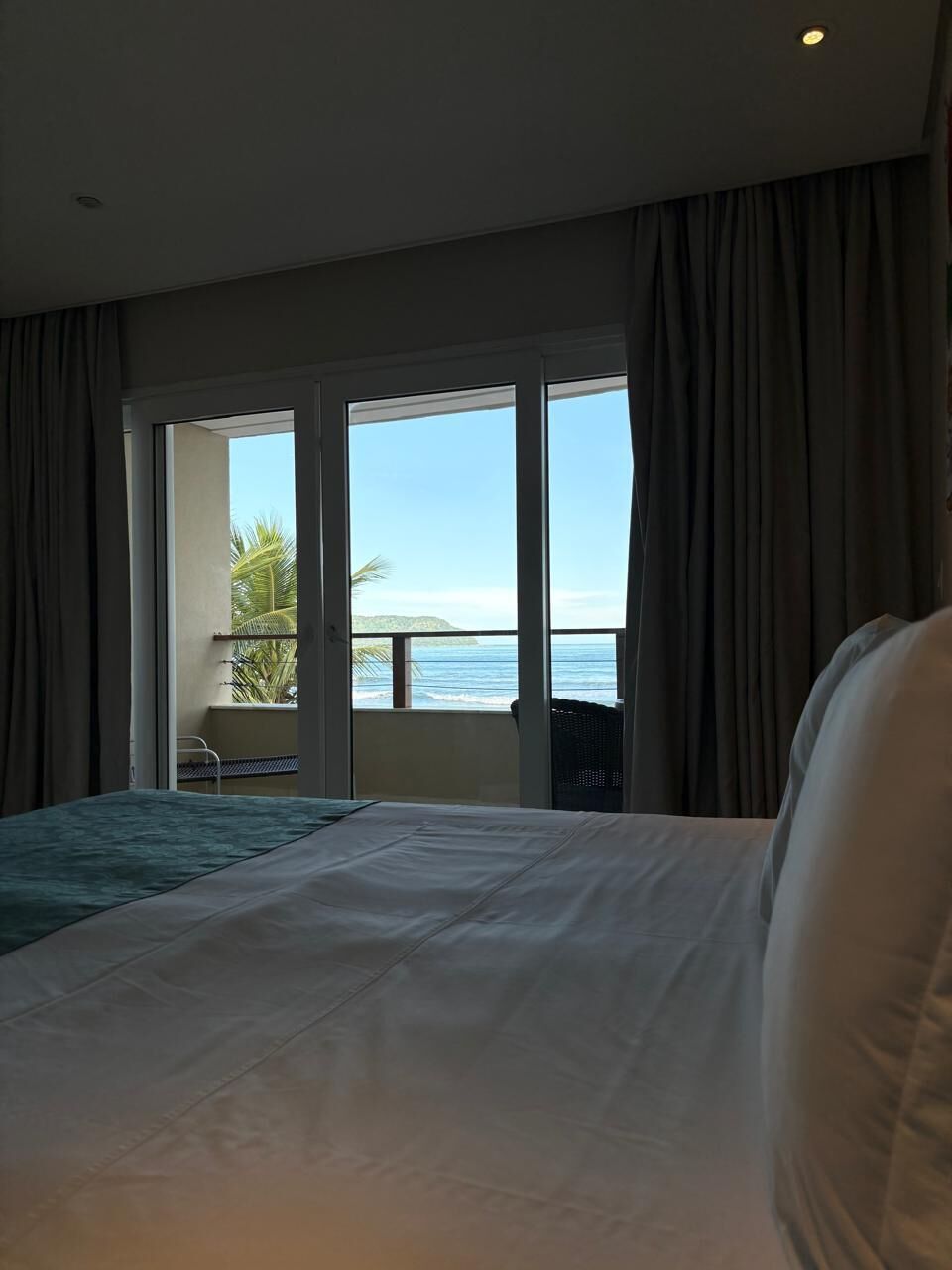 Chambre Luxe, patio, vue mer | Minibar, coffres-forts dans les chambres, chambres insonorisées