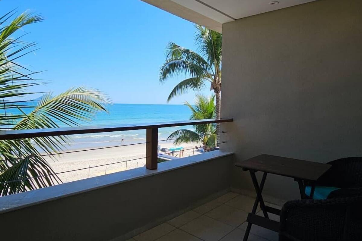 Chambre luxueuse, patio, vue sur la mer | Minibar, coffre-fort, systĂšme dâinsonorisation, literie fournie