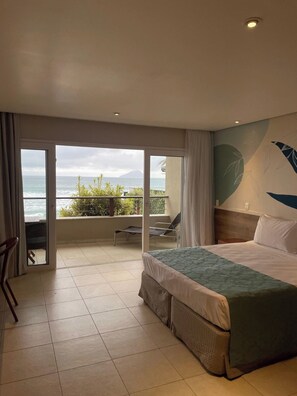 Minibar, in-room safe, soundproofing, bed sheets - Juquehy La Plage (São Sebastião)