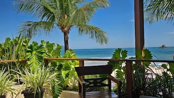 Minibar, in-room safe, soundproofing, bed sheets