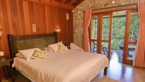 Minibar, blackout drapes, WiFi (free) - Estalagem Mandeville (Camanducaia)