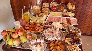 Breakfast area - Estalagem Mandeville (Camanducaia)