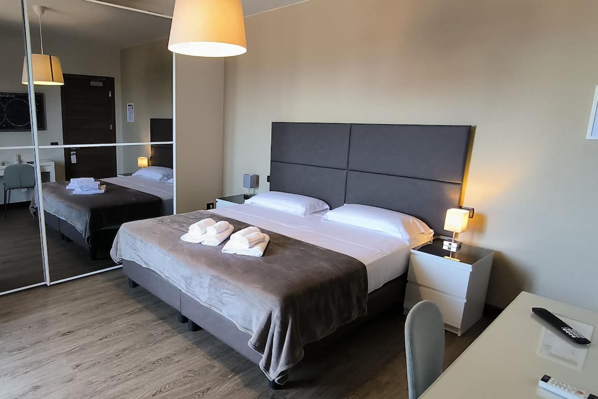 Chambre Supérieure | 1 chambre, couette en duvet d'oie, coffres-forts dans les chambres