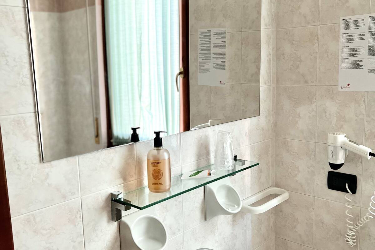 junior suite, 2 bedrooms, connecting rooms | room amenity