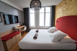 Double or Twin Room (Privilege) | Premium bedding, memory foam beds, desk, blackout drapes - Hôtel Kanaï (Lille)