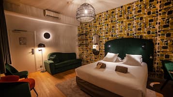 Dreibettzimmer (Privilege) | Hochwertige Bettwaren, Betten mit Memory-Foam-Matratzen, Schreibtisch