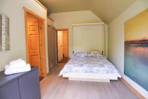 Suite, 2 Bedrooms, Private Bathroom, Garden View | 2 bedrooms, pillowtop beds, free WiFi, bed sheets