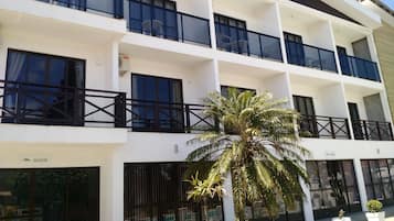 Premier Triple Room, Pool View