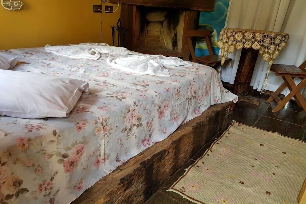 Traditionele tweepersoonskamer, 1 slaapkamer | Individueel gemeubileerd, beddengoed
