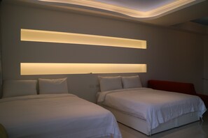 ファミリー ルーム | 遮光カーテン、可動式ベッド、WiFi (無料)、ベッドシーツ