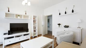 Apartment | Living area | Flat-screen TV, DVD player