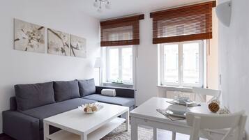 Studio | Living room | Flat-screen TV