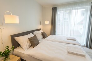Svit Deluxe - 2 sovrum - terrass | Skrivbord, strykjärn/strykbräda, gratis barnsängar och extrasängar