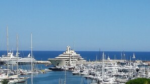 Quang cảnh nhìn từ nơi lưu trú