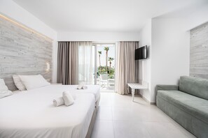 Deluxe Suite, Pool View