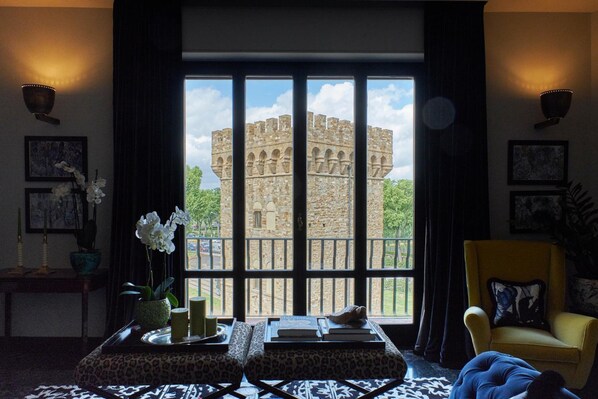 Coin salon dans le hall