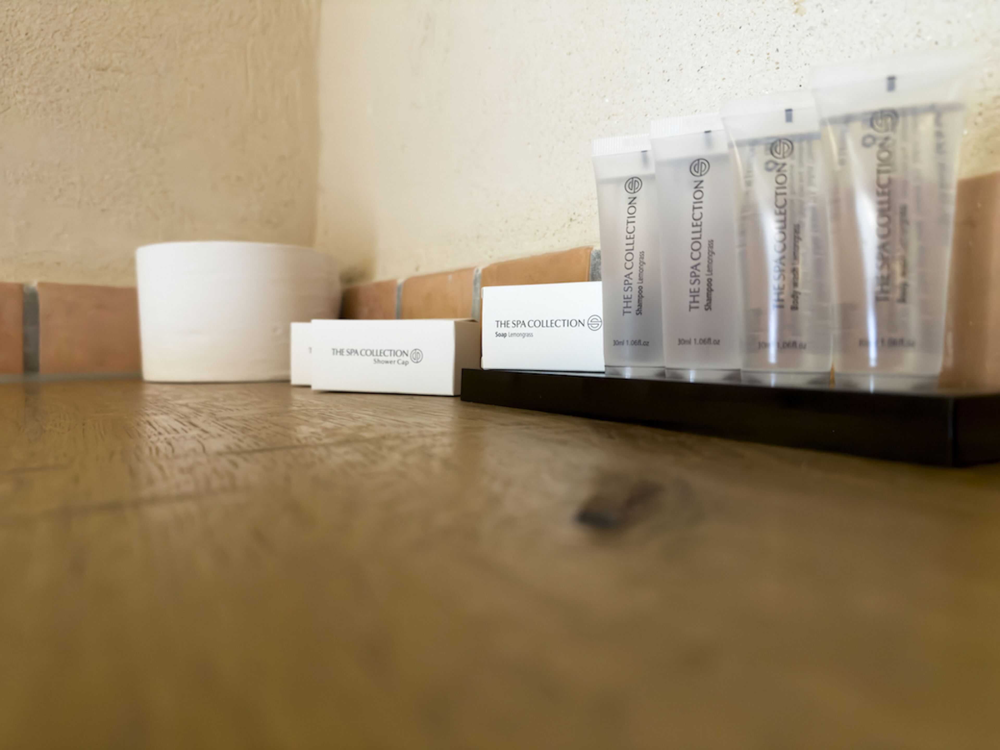 deluxe double room (steam room) | laptop workspace, free wifi, bed sheets