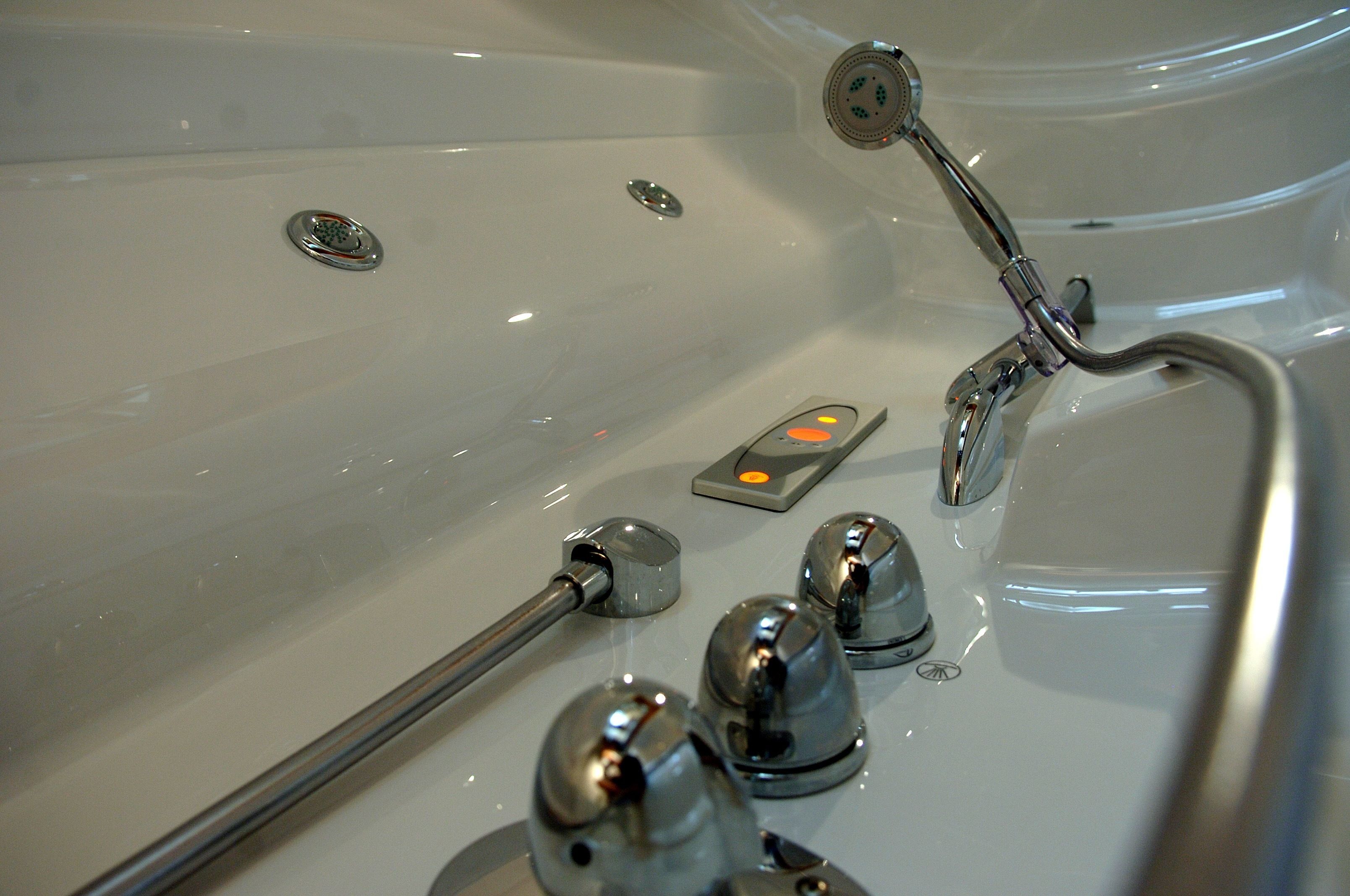 deluxe double room (steam room) | bathroom | free toiletries, hair dryer, towels, soap