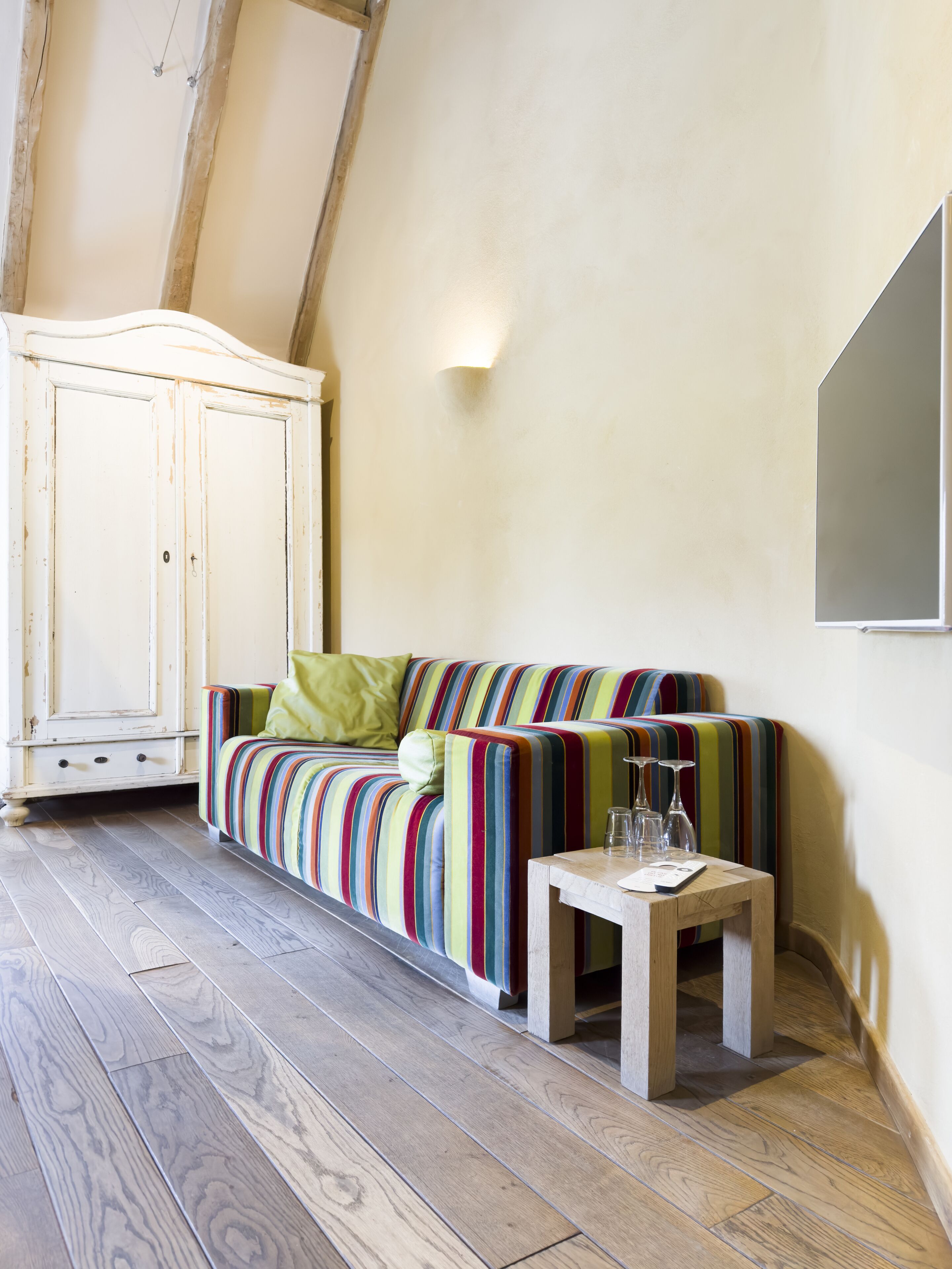 comfort double room | laptop workspace, free wifi, bed sheets