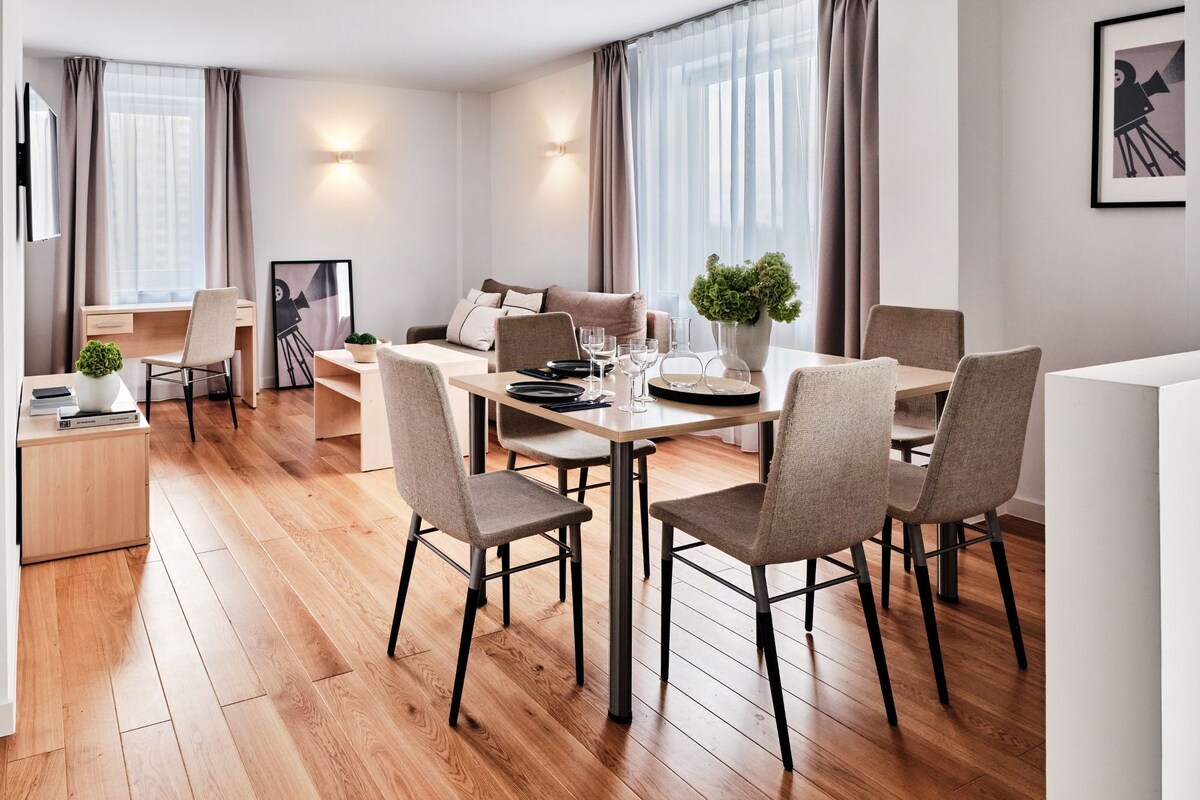 Deluxe Apartment, 2 Bedrooms | Desk, laptop workspace, soundproofing, iron/ironing board