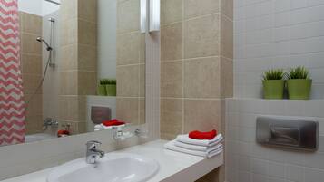 Economy Studio | Bathroom