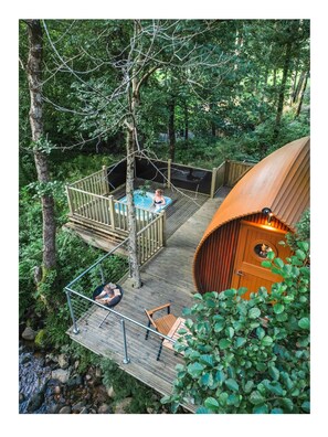 Luxury Cabin, Hot Tub | Terrace/patio - RiverBeds Lodges with Hot Tubs (Ballachulish)