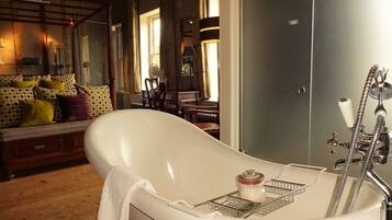 Habitación doble superior, baño en la habitación (KING) | Baño