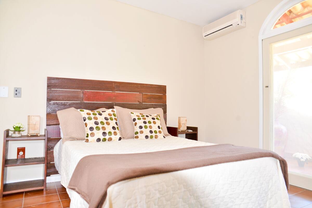 Superior Double Room | Minibar, desk, WiFi (free), bed sheets