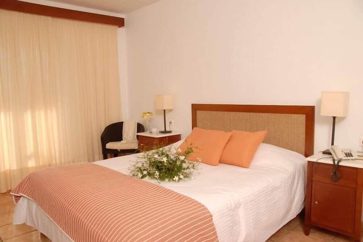 Habitación estándar | Caja de seguridad en la habitación, insonorización, wifi y ropa de cama