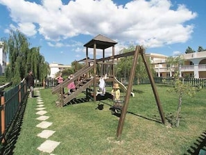 Children’s play area – outdoor