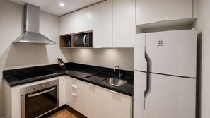 Premium Apartment, 1 Bedroom | Private kitchen
