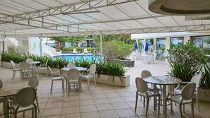 Outdoor banquet area - Hotel Praia Brava (Florianópolis)