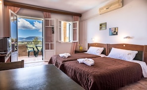 Double Room | In-room safe, free cribs/infant beds, WiFi, bed sheets - Dolce Vita Residence (Zakynthos)