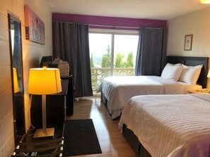 Quarto luxo, 2 camas Queen, sacada, vista para o mar | Lençóis italianos Frette, roupas de cama premium