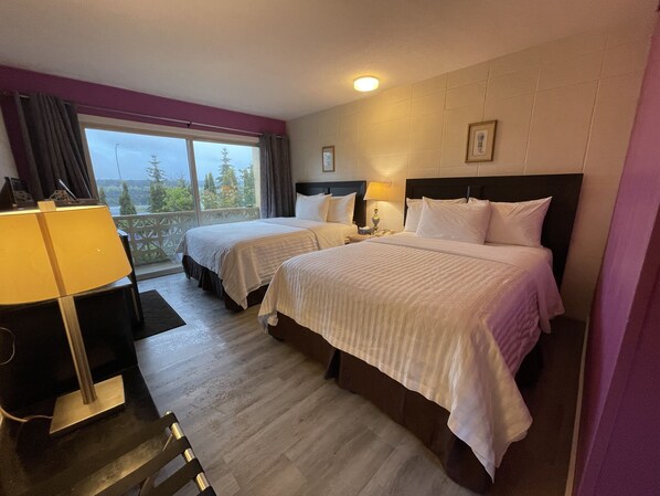 Deluxe Room, 2 Queen Beds, Balcony, Sea View
