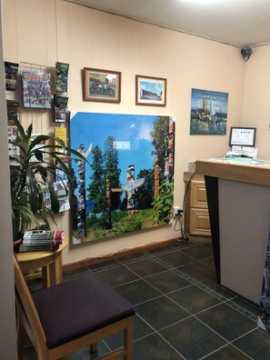 Reception - Holiday House Motel (Ladysmith)