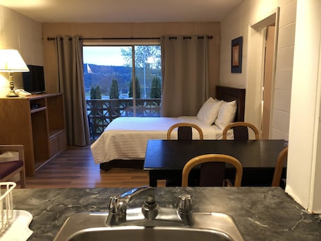 Sábanas italianas Frette y ropa de cama de alta calidad . Holiday House Motel