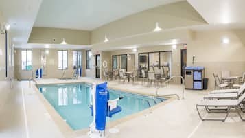 Indoor pool, sun loungers