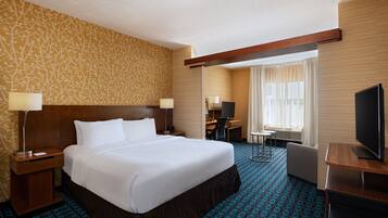 Desk, laptop workspace, iron/ironing board, free WiFi