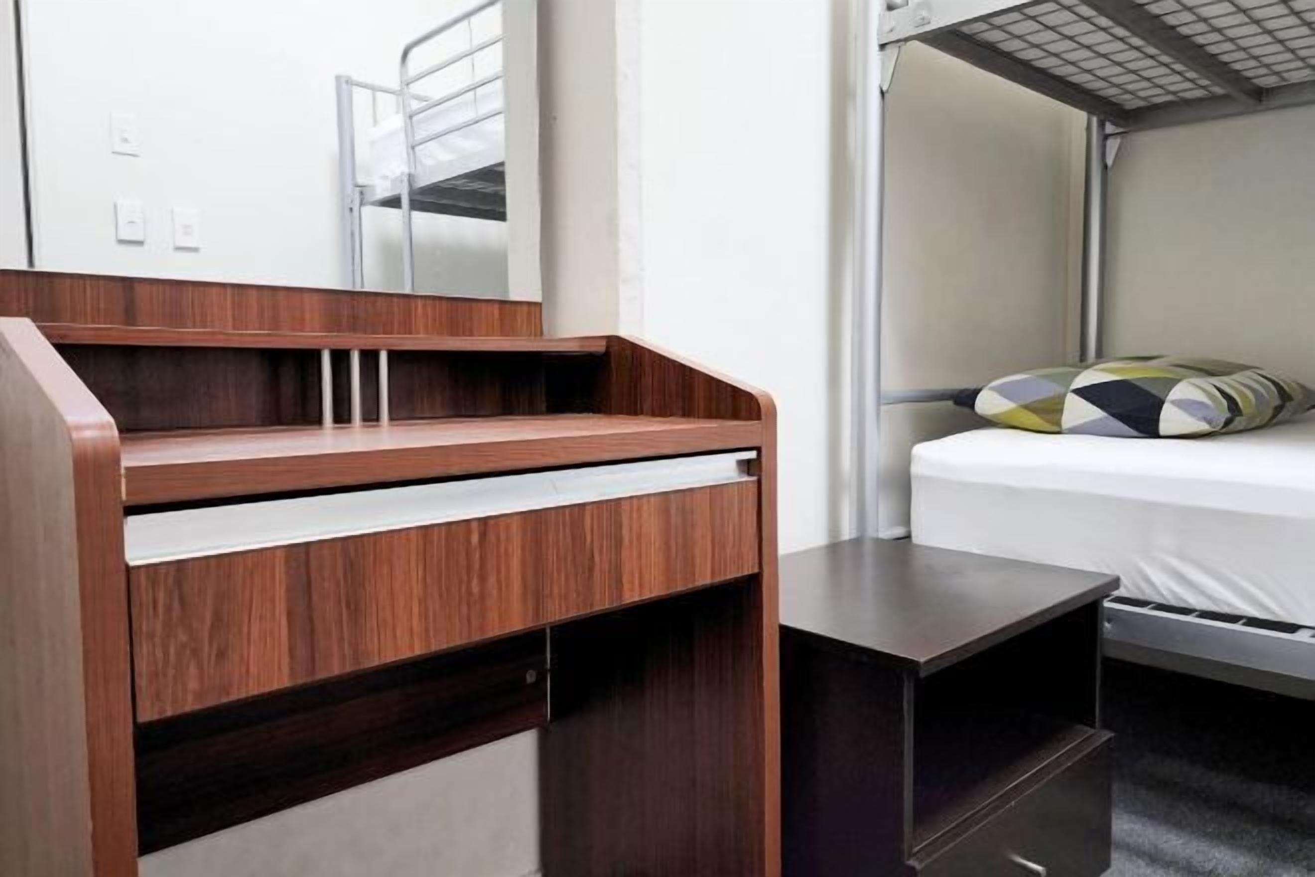 Bureau, chambres insonorisées, Wi-Fi gratuit, draps fournis